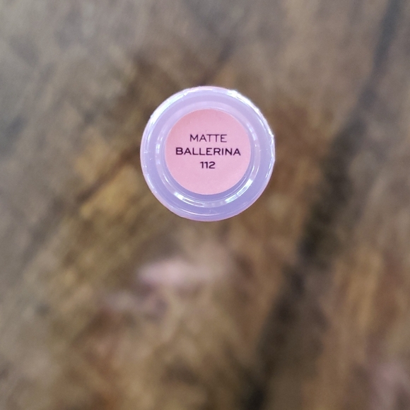 3/$15🥰 REVOLUTION MATTE LIP COLOUR - Picture 3 of 3